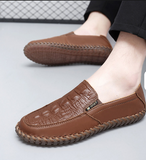Size 38-47 Pointed Toe Cowhide Good Quality Durable Casual Men Walking Shoes Classic Genuine Leather Slip on