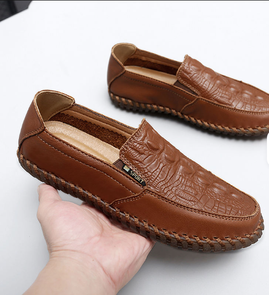 Size 38-47 Pointed Toe Cowhide Good Quality Durable Casual Men Walking Shoes Classic Genuine Leather Slip on