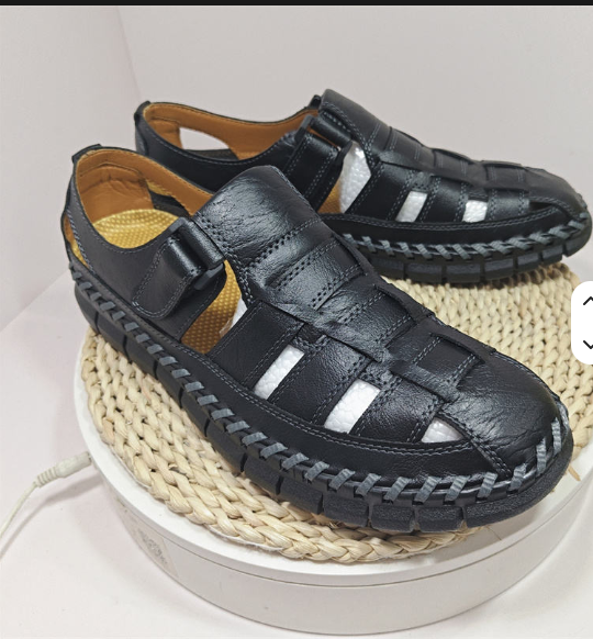Comfortable Fashion Design Buckle Strap Summer Beach Slippers Pure Leather Sandals Shoes for Men