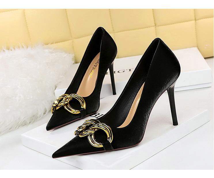 Trendy Color Big Chain Ladies Pointed Toe Pumps Fashion Heels for Women