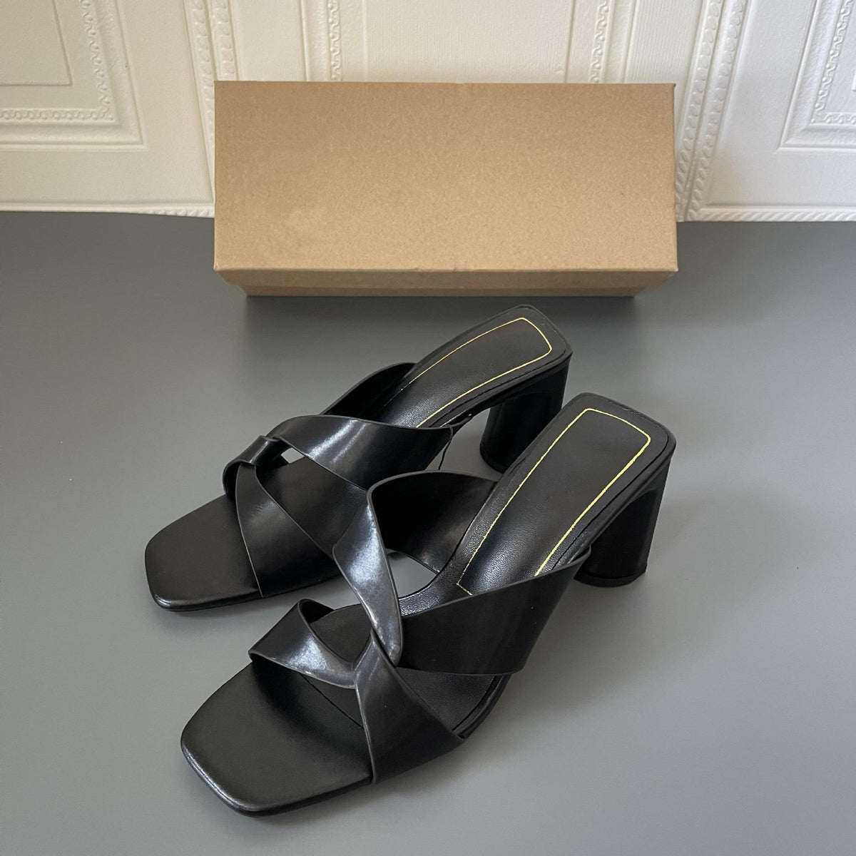 New Style Casual Women's Brown Block Heel Sandals - Minimalist Square Toe, Open-Toe, Outdoor-Wearable High-Heel Slides