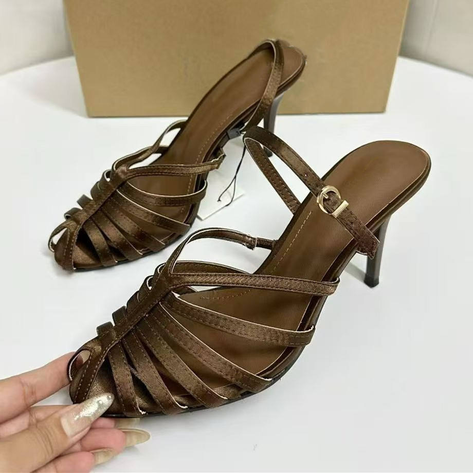 Elegant Celebrity-style Pumps With Closed Toe Vamp and Back Ankle Strap Women Low Heeled Sandals