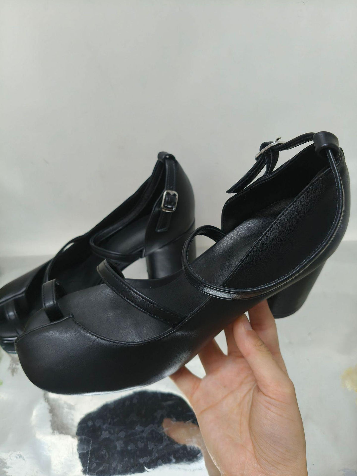 Women Split Toe Two Tone Strappy Bloclk Heeled Sandals Black White Contrast Ankle Strap Summer Shoes Comfortable Casual Footwear