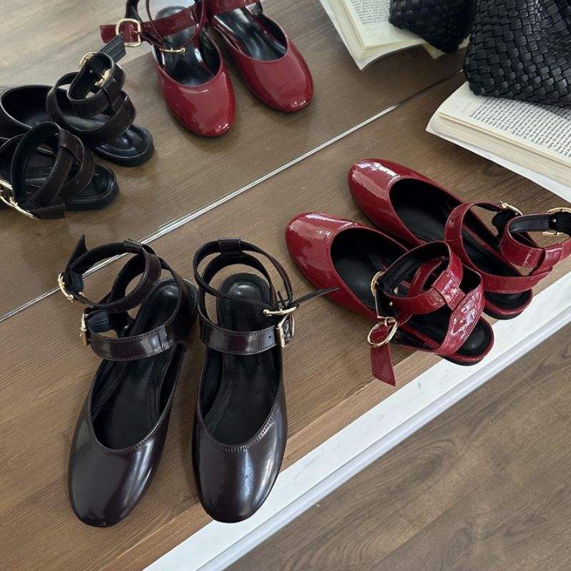 New Arrival Ankle Strap Footwear Cute Fashion Shoes Classical Flat Sandals