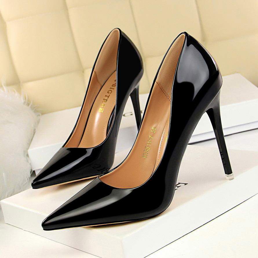 2025 Zapatos Mujer De Fiesta Bright Color Slip on Sexy Elegant Style Reflective Silver Heels for Women Pumps